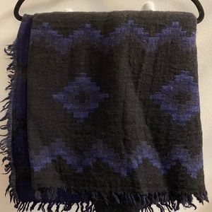 Aritzia blanket scarf